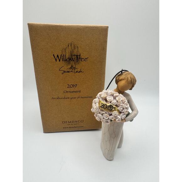 Willow tree Susan Lordi Abundance 2019 Ornament - Picture 5 of 7